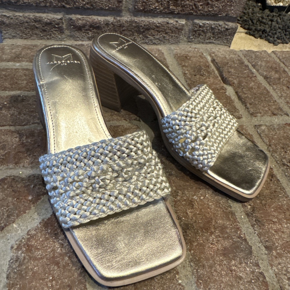 Marc Fisher Womens Jaxxon Sandal Gold Block Heel Size 7.5 M #600